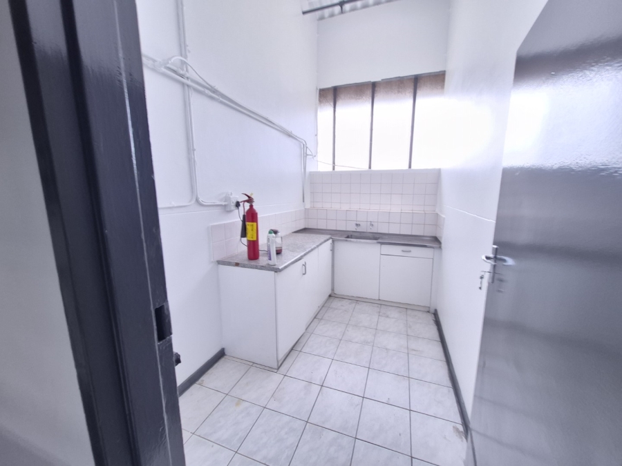To Let Commercial Property for Rent in Paarden Eiland Western Cape